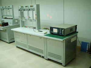 YC1893R Diseño de estructura de integración Sistema de prueba de medidor trifásico de alta precisión para laboratorio de metrología